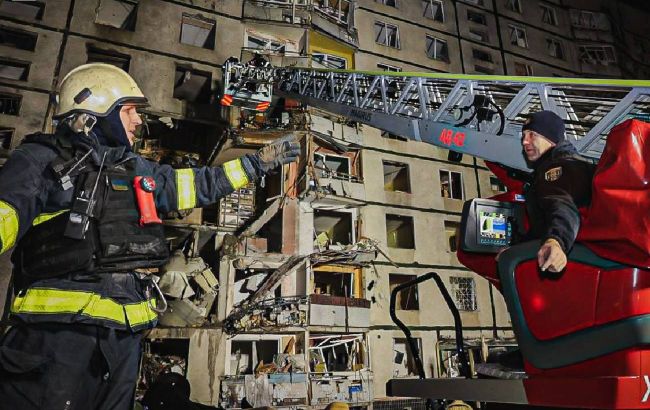 Russian strike on Kharkiv: Search for people under rubble ongoing, aftermath reported