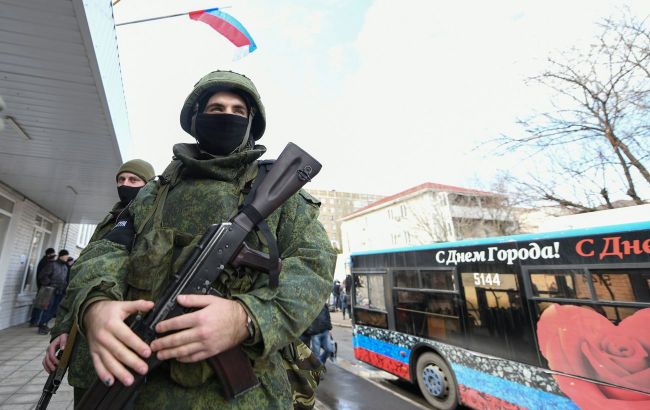 Explosions in Luhansk, smoke over city detected