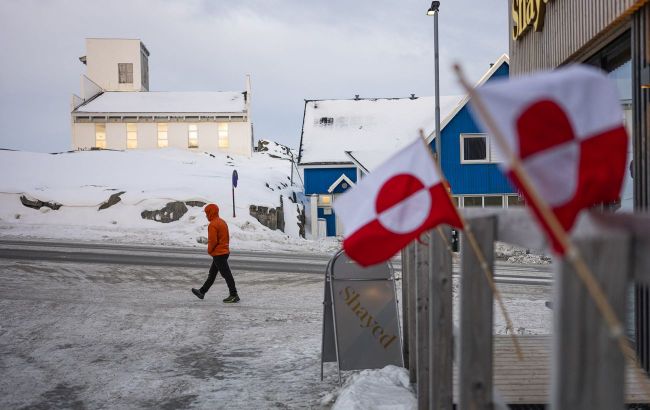 US holds secret talks on new Greenland bases - BBC reveals key detail