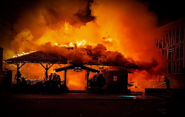 Massive fires and ruined homes: Aftermath of Russian strike on Mykolaiv