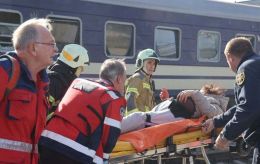 Russia strikes Dnipro train platform, kills two teenage girls in Chernihiv: Aftermath revealed
