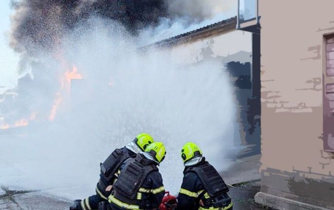 Russian missile strike injures 6 in Zelenskyy's hometown, including rescuers