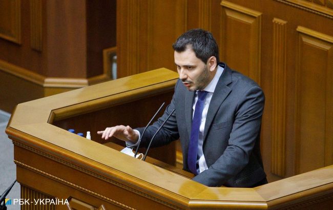 Ukrainian parliament weighs when US may approve long-range strikes against Russia