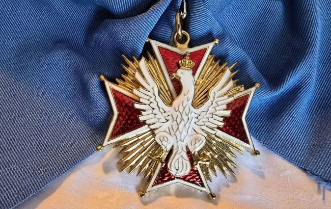 Poland explains why Zelenskyy lost award while Mussolini still has one