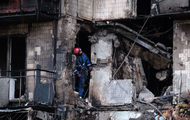 What Kyiv's Lisovyi district looks like after night Shahed drone strike