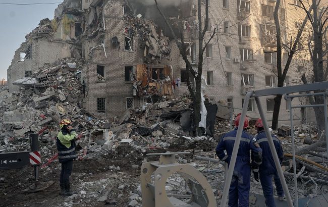 Ten people missing after Russia's deadly attack on Kyiv