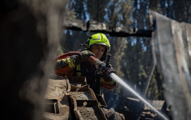 No way to stop fire: Russian attack kills elderly woman in Sumy