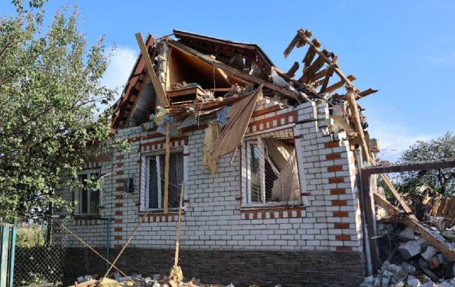 Russia hits residential buildings near Kharkiv with airstrikes: Casualties reported