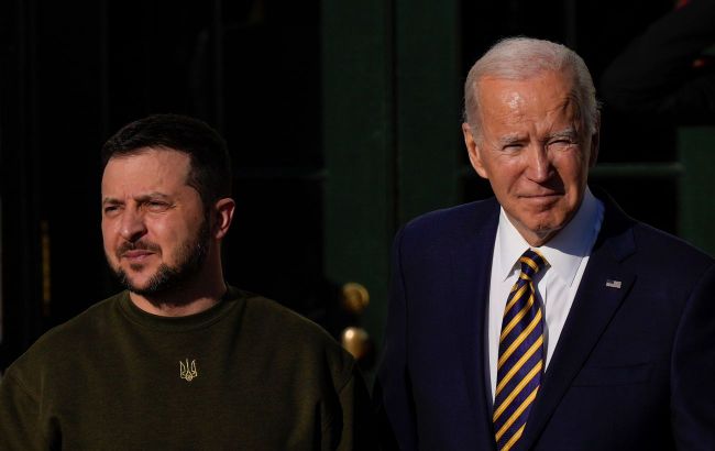 Biden apologizes to Zelenskyy for delays in weapon supplies to Ukraine