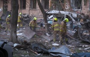 Search continues in Kyiv after Russian strike: Up to 10 victims trapped under rubble