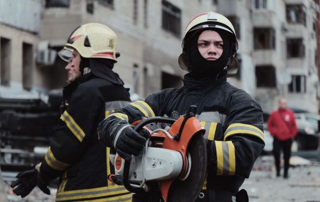 Massive attack on Ukraine: High-rise buildings on fire in four cities