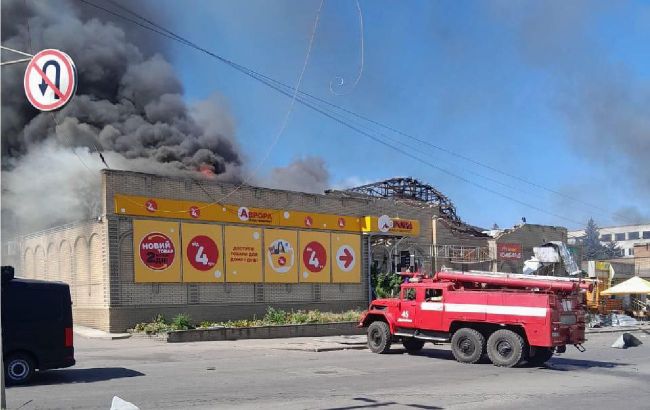 Drone attack hits homes, market, and store in Druzhkivka — First reports