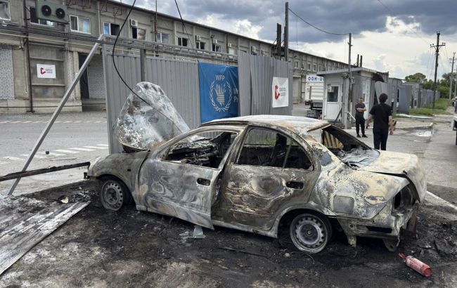 Russia hits UN humanitarian hub in Dnipro again, destroying food supplies for 130,000