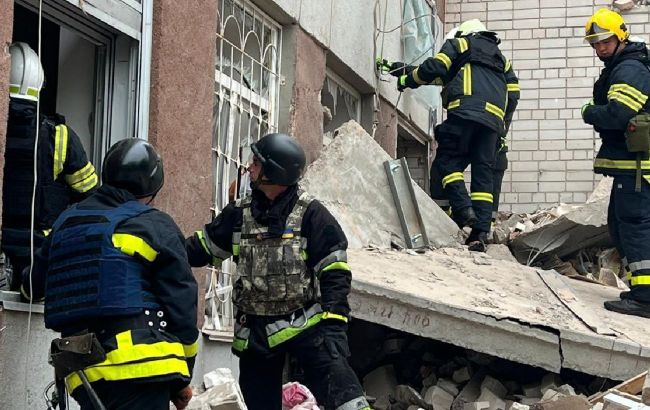 Number of killed by Russian strike rises to 14 in Chernihiv