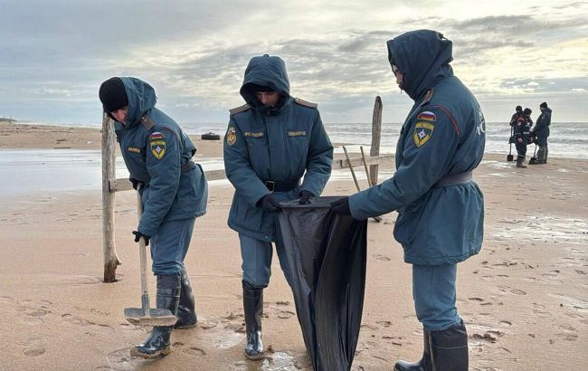 Satellite images show over 50 km of Russian beaches contaminated after tanker accident