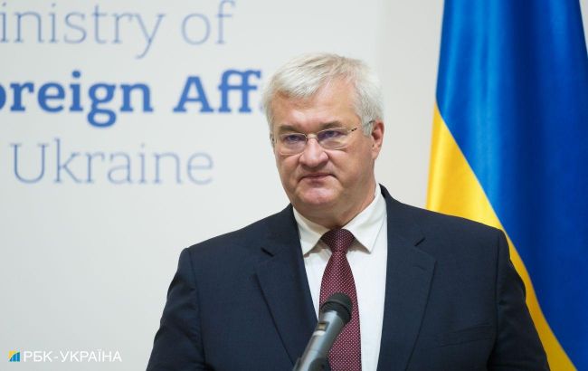 Ukrainian Foreign Minister to Blinken: Urgent defense decisions can’t wait