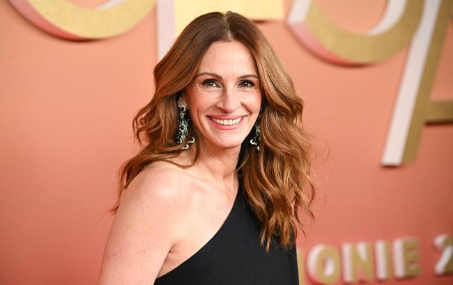 Julia Roberts stuns in flawless fall casual style: Here’s how to recreate it