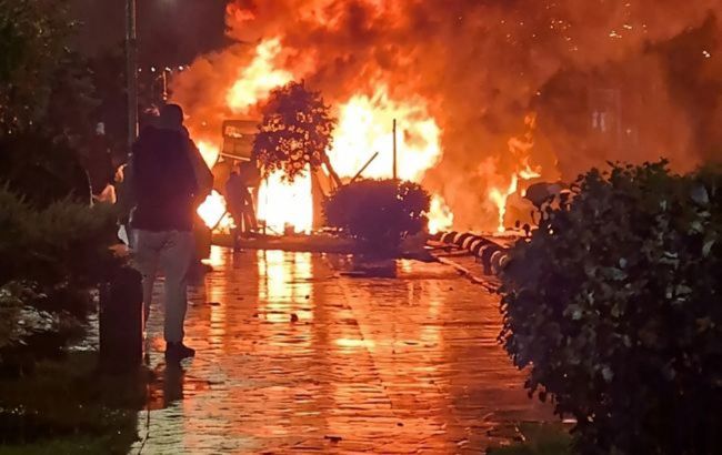 Russian drone hits 25-story apartment building in Kyiv, woman killed