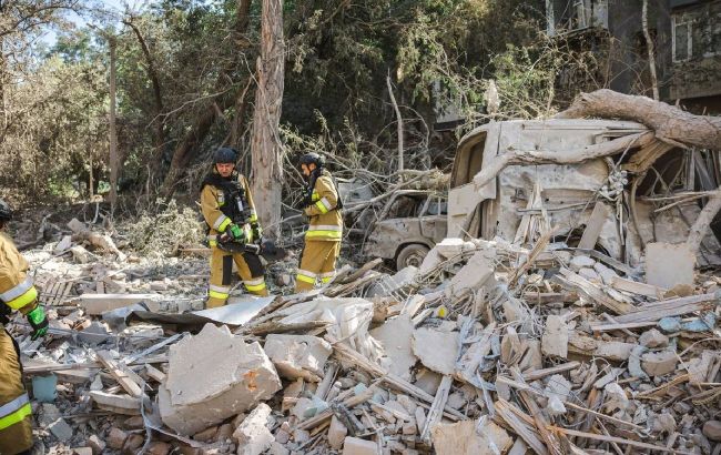 Cynical strike hits five-story building in Kramatorsk: Death toll rises