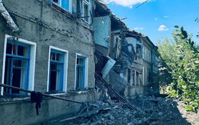 Russia strikes Kramatorsk with MLRS: One person under rubble