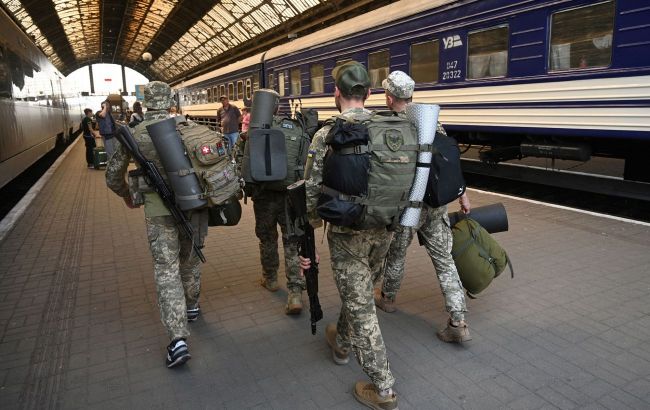 EU considers sending military instructors to Ukraine