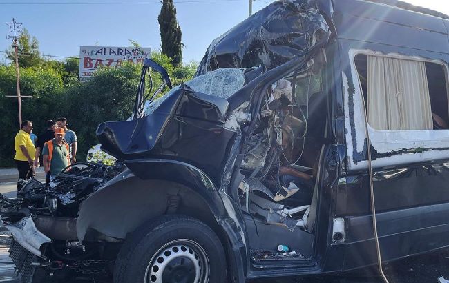 Minibus and truck collided in Türkiye: Ukrainian died