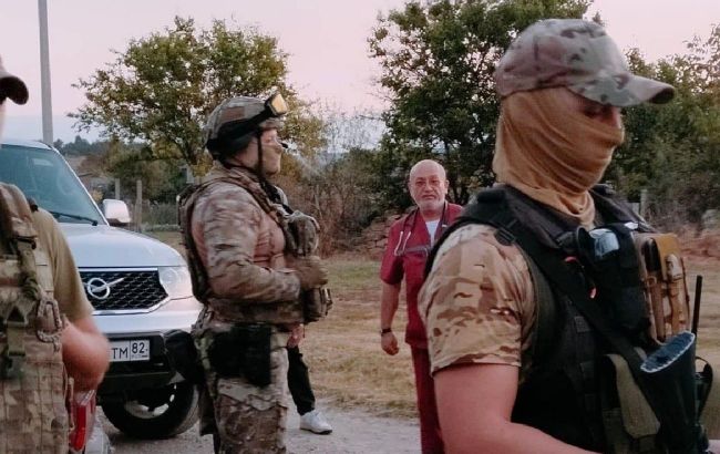 Russians conduct large-scale searches of Crimean Tatars in Bakhchisarai