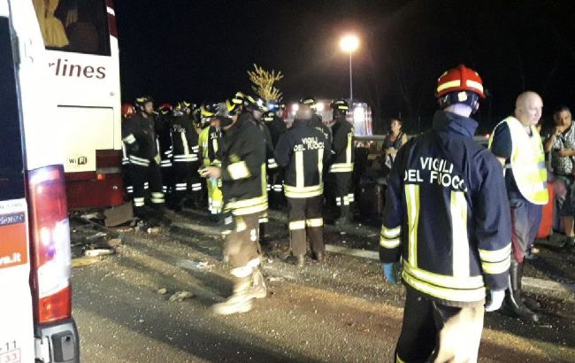 Bus with Ukrainians involved in accident in Italy: Casualties include children