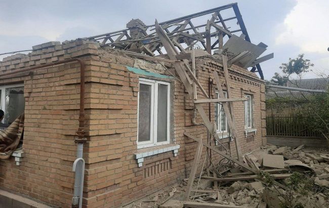 Russians shell 15 houses in Nikopol, Dnipro region, with artillery: Woman injured