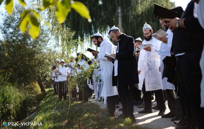 Over 35,000 Hasidic Jews arrive in Uman for Rosh Hashanah