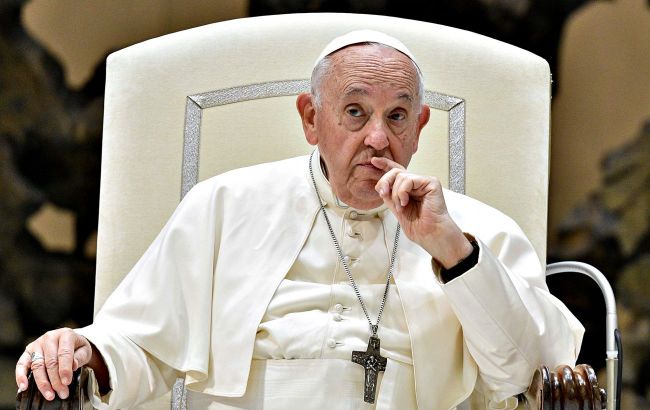 Pope Francis says that the war in Ukraine benefits arms dealers