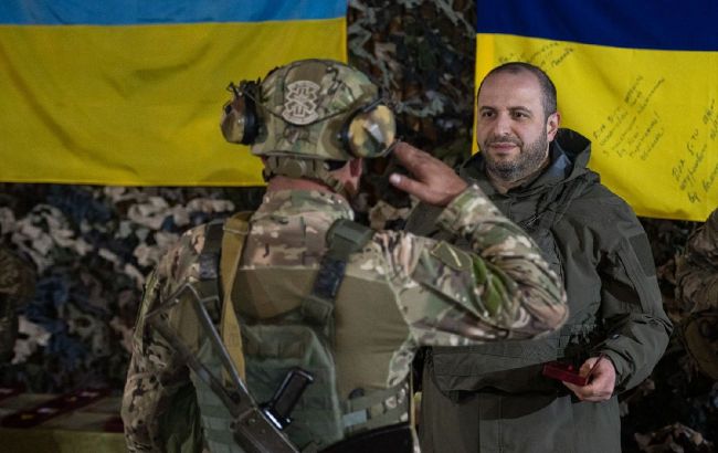 Ukraine's Defense Minister visits Bakhmut front for the first time since appointment