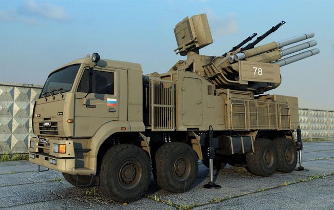 Russian forces deploy air defense and radar systems at airfield near Sevastopol, Crimea