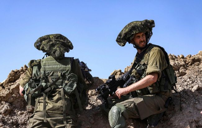 Israel deploys troops in buffer zone on Syria border