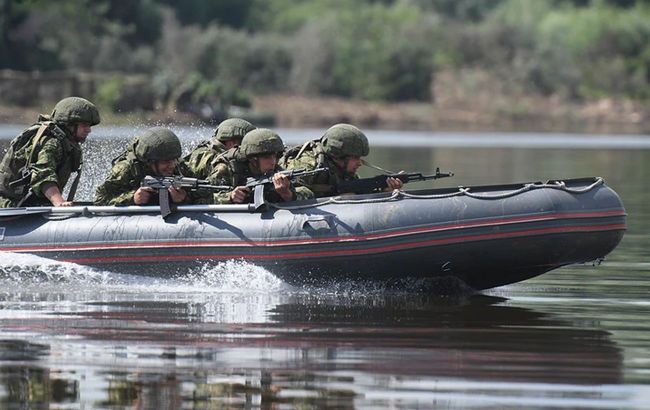 Ukrainian forces say Russians can’t cross Dnipro after bridge attack