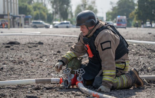 Russians hit Kryvyi Rih with drones, five-story residential building damaged