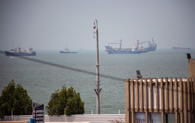 Gulf states ready to pay Iran for passage through Strait of Hormuz, Reuters reports