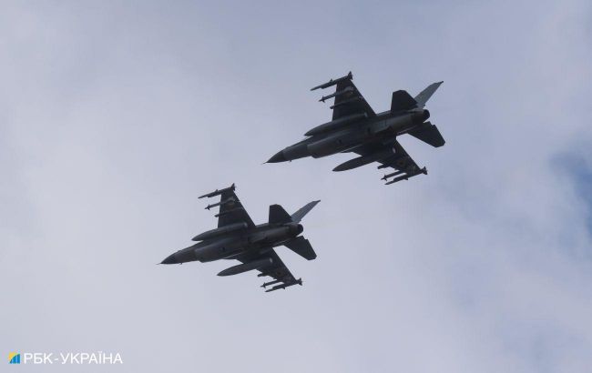 F-16 pilots take down 10 air targets during massive Russian attack, says Zelenskyy