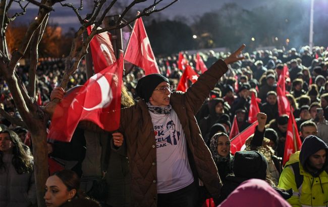 Türkiye detains 343 people amid protests against Erdoğan rival's detention