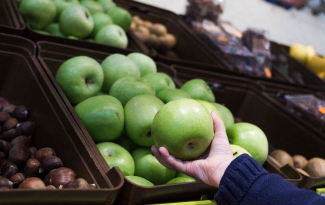 Russian stores selling apples from North Korea, says FT