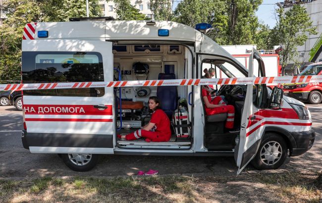 Russian drone hits passenger minibus in Kherson, leaving several injured
