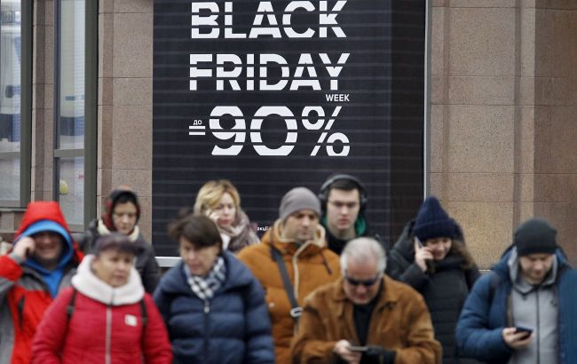 From fashion worldwide to power banks in Ukraine: Black Friday trends with war twist