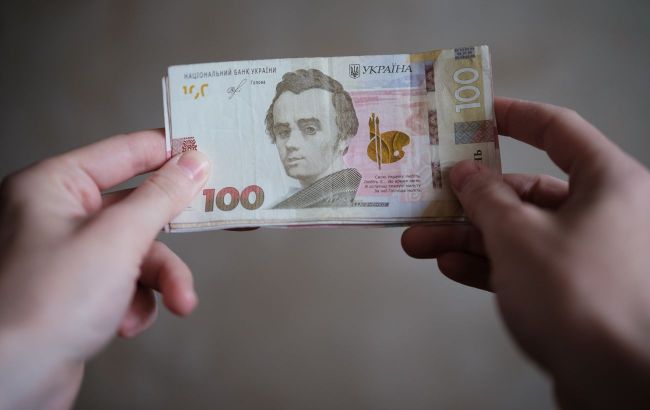 Propaganda 'money' calling to aid Russian strikes found in Ukraine's Chernihiv