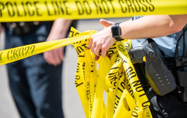 Three people wounded after man opens fire at US immigration office