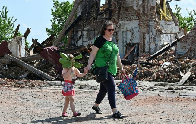 Russia attacks Kupiansk with 12 air bombs: Casualties reported