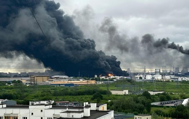 Ukraine hits 'heart' of Moscow refinery, cause 'oil rain': Details