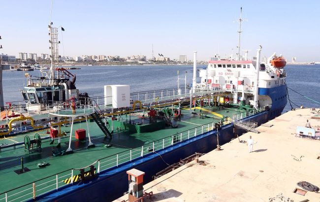 Russian oil tankers idle off India coast - Bloomberg