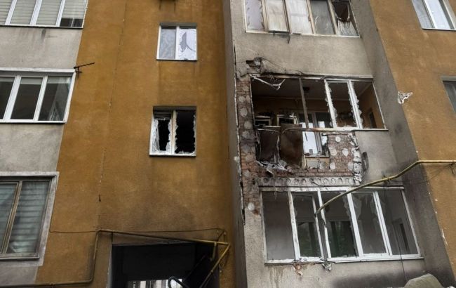 Russia strikes high-rise apartment building in Ukraine's Khmelnytskyi