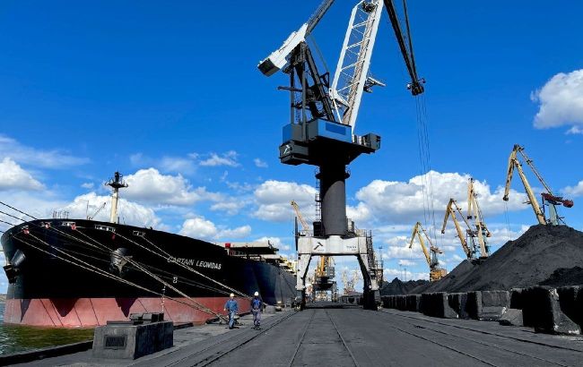 Ship with record volume of cargo left Ukrainian port