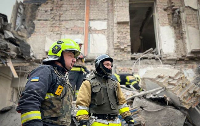 Russian rocket attack on Kyiv: People may be trapped under debris